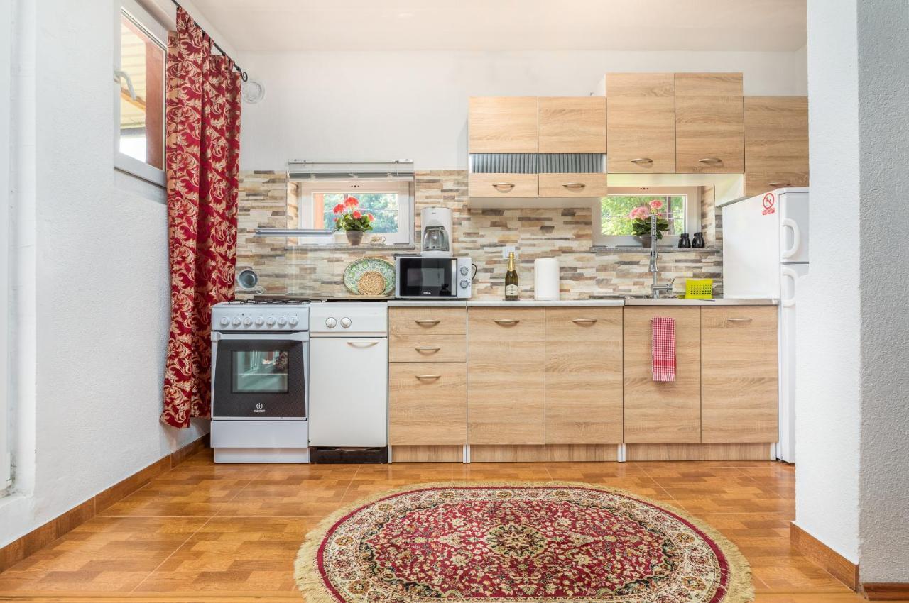 Vacation House "Andy" Пула Экстерьер фото