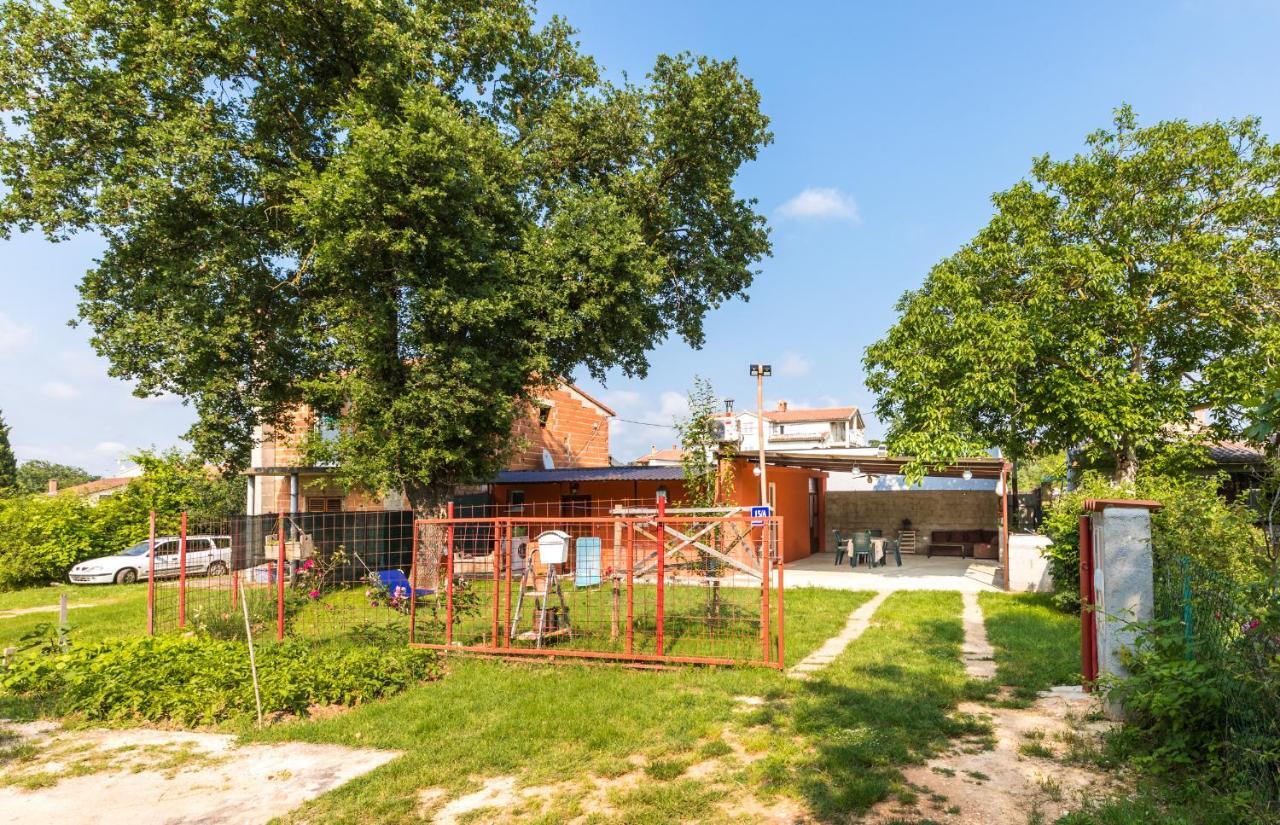 Vacation House "Andy" Пула Экстерьер фото